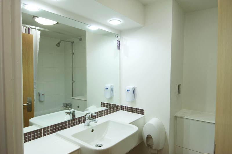 Premier Inn אלג'ין מראה חיצוני תמונה